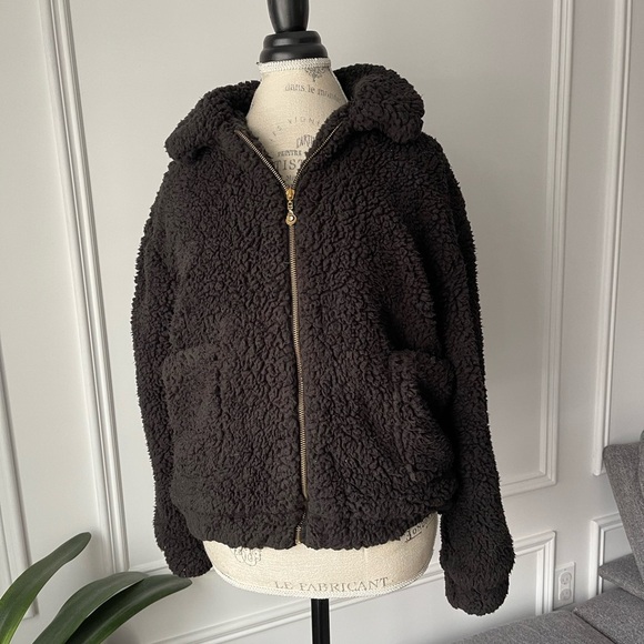 Cozy Black Sherpa Jacket - Picture 2 of 6